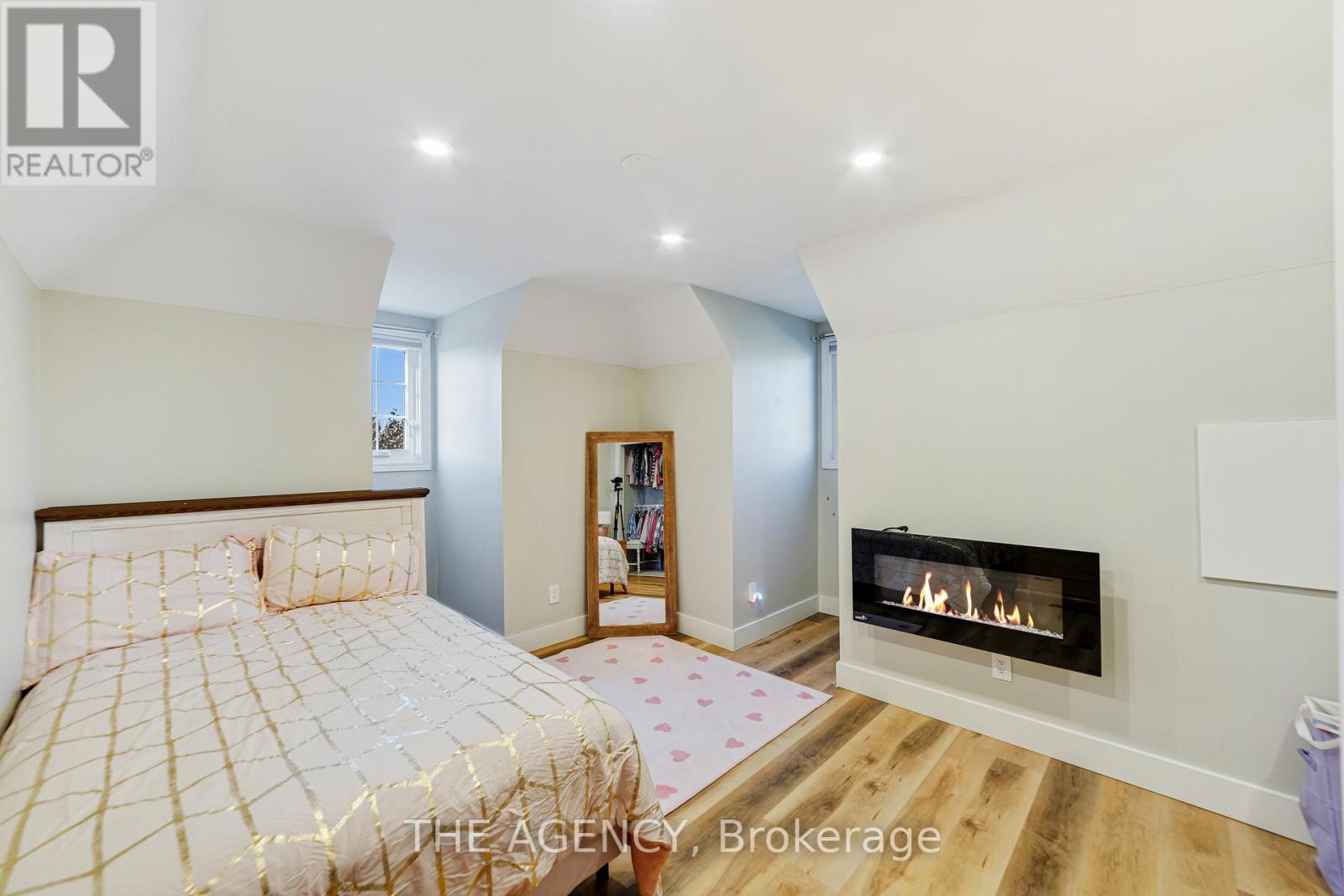 28 Fenwick Place, Hamilton (Waterdown), Ontario  L8B 0P5 - Photo 30 - X12447619
