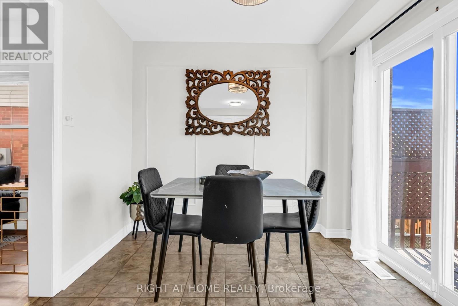 20 Slater Court, Hamilton (Waterdown), Ontario  L0R 2H5 - Photo 10 - X12447665