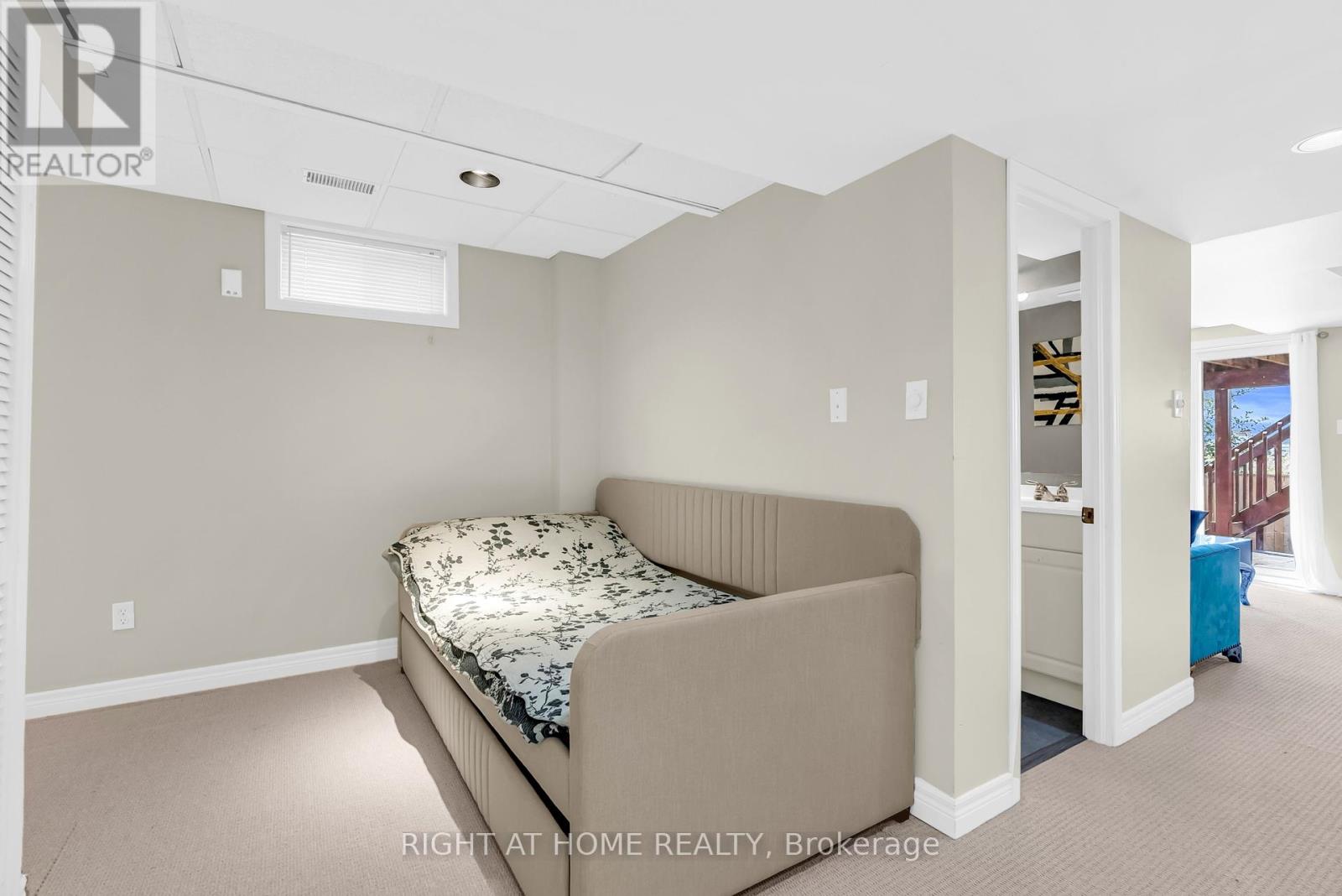 20 Slater Court, Hamilton (Waterdown), Ontario  L0R 2H5 - Photo 32 - X12447665