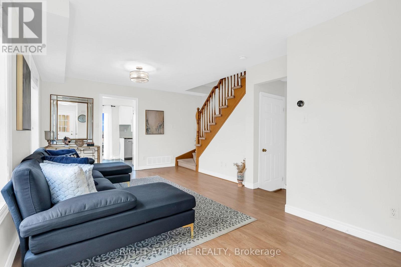 20 Slater Court, Hamilton (Waterdown), Ontario  L0R 2H5 - Photo 7 - X12447665
