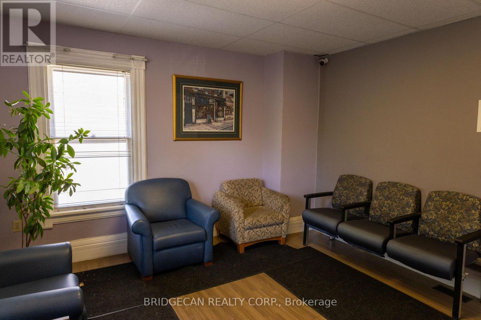 7 Welland Avenue, St. Catharines (Downtown), Ontario  L2R 2L8 - Photo 14 - X12447676