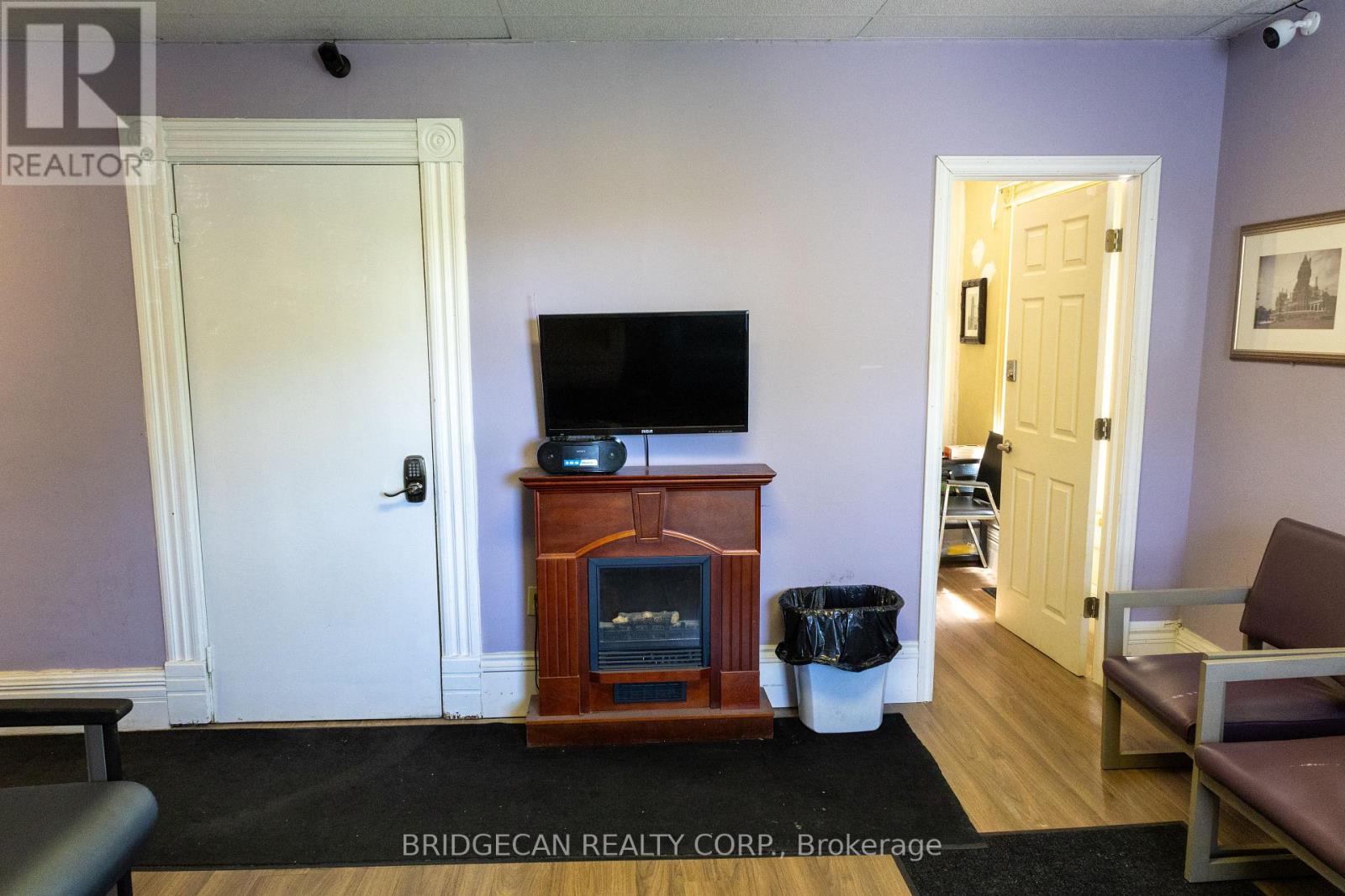 7 Welland Avenue, St. Catharines (Downtown), Ontario  L2R 2L8 - Photo 19 - X12447676