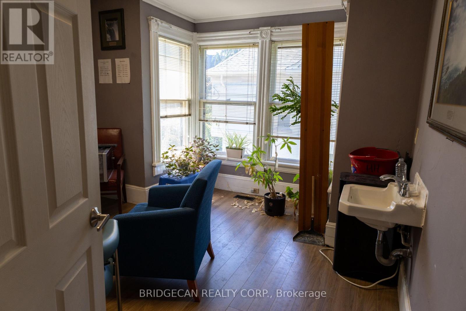 7 Welland Avenue, St. Catharines (Downtown), Ontario  L2R 2L8 - Photo 20 - X12447676