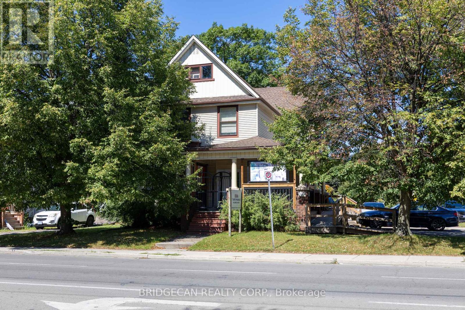7 Welland Avenue, St. Catharines (Downtown), Ontario  L2R 2L8 - Photo 31 - X12447676