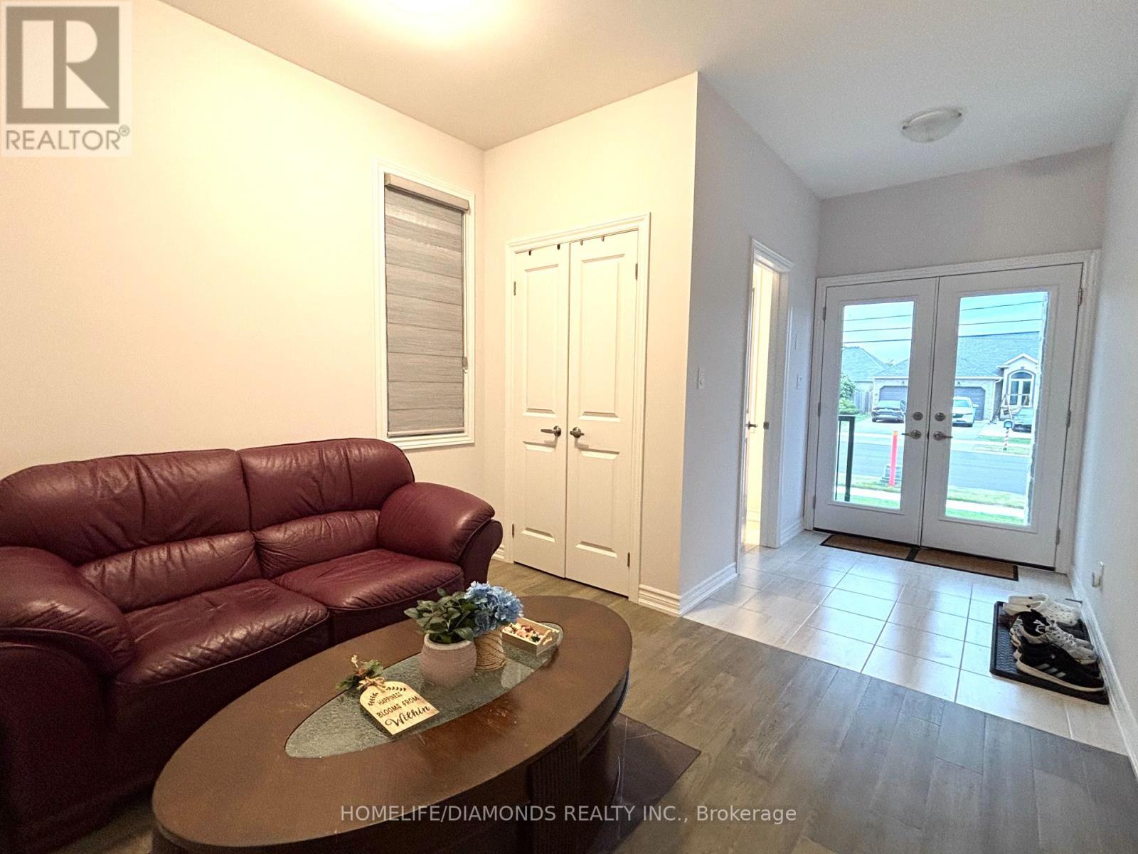 3243 Dominion Road, Fort Erie, Ontario  L0S 1N0 - Photo 3 - X12447681