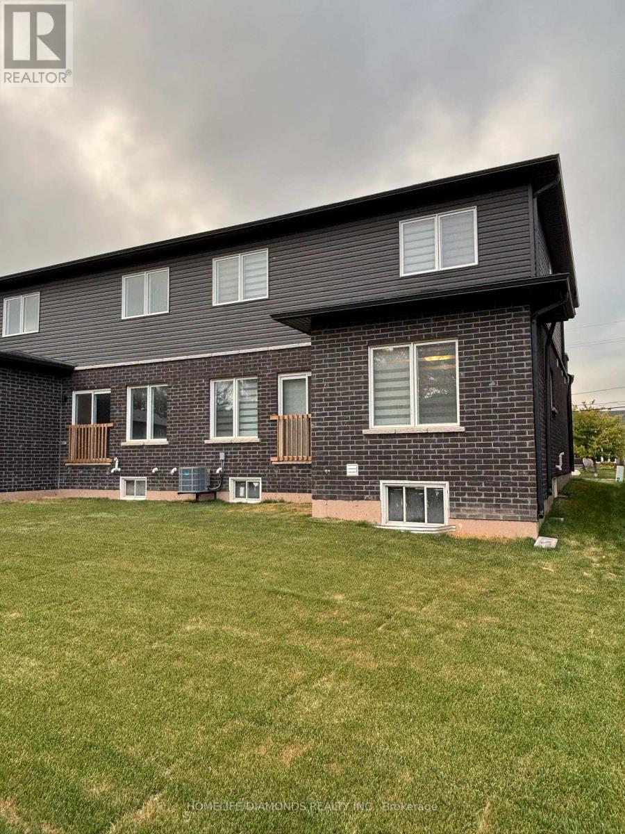 3243 Dominion Road, Fort Erie, Ontario  L0S 1N0 - Photo 9 - X12447681