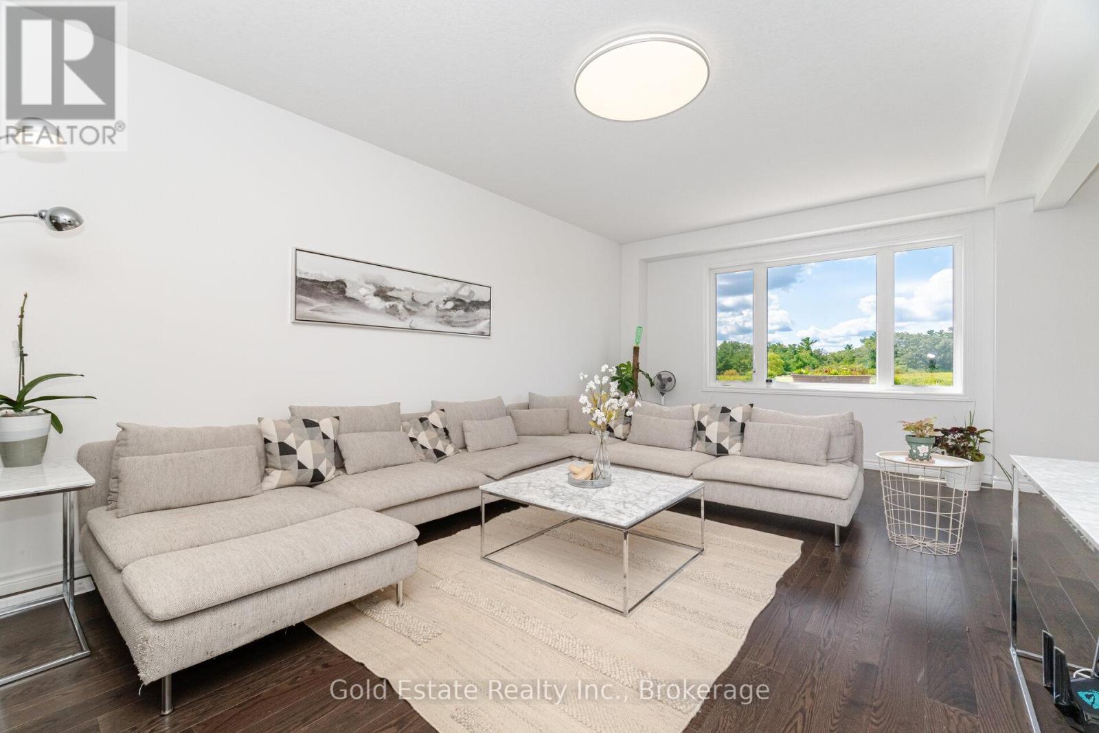 292 Freure Drive, Cambridge, Ontario  N1S 0C1 - Photo 8 - X12447696