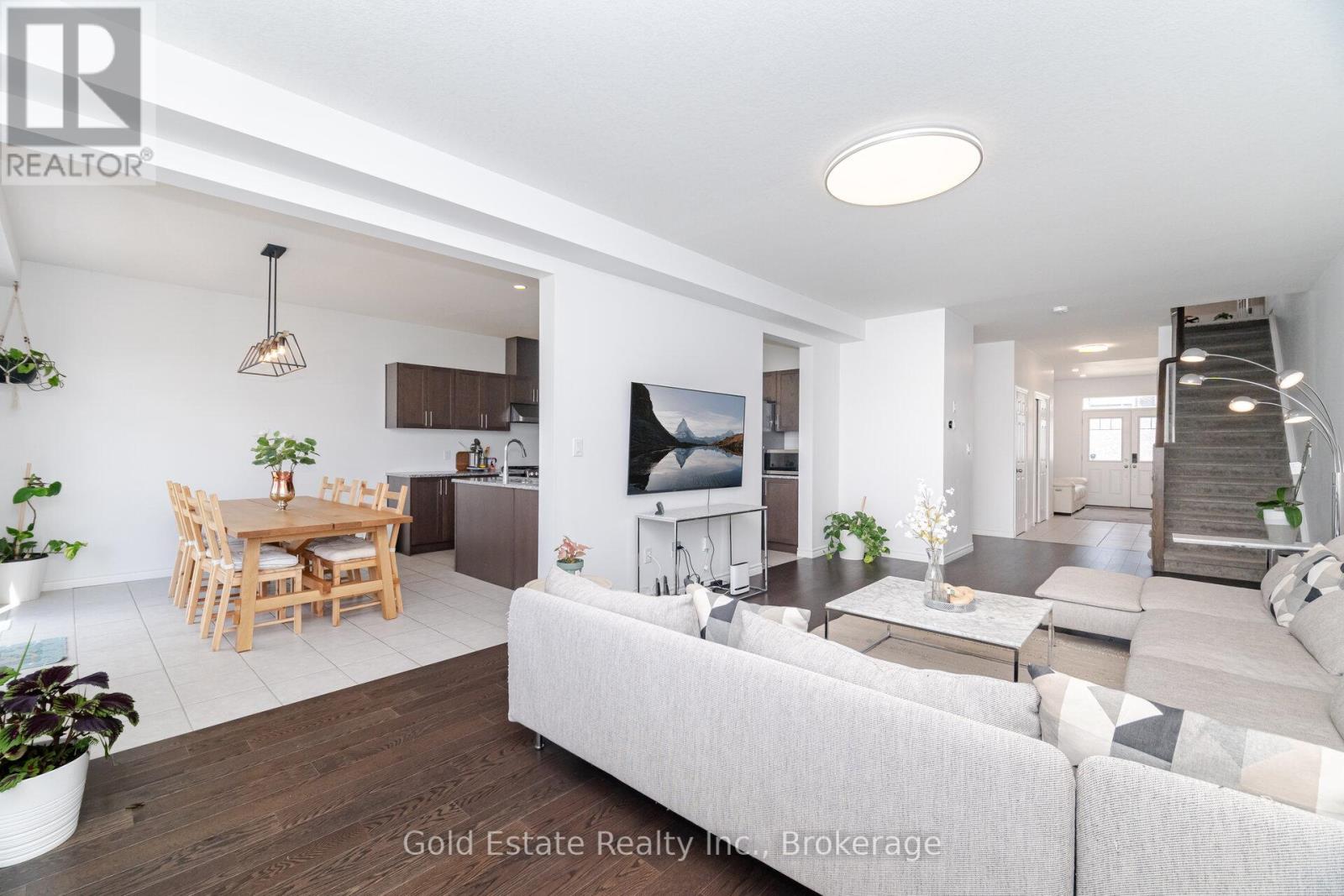 292 Freure Drive, Cambridge, Ontario  N1S 0C1 - Photo 9 - X12447696