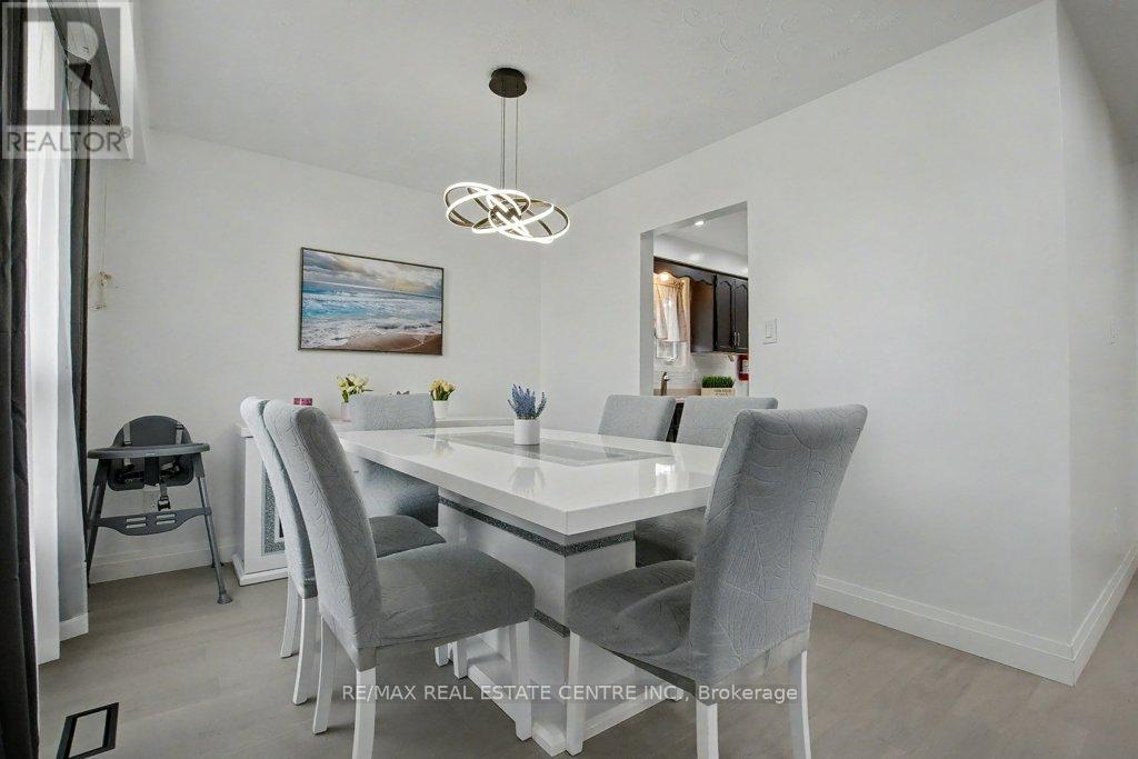 40 Tara Court, Hamilton (Gershome), Ontario  L8K 6E6 - Photo 11 - X12447698