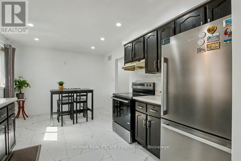 40 Tara Court, Hamilton (Gershome), Ontario  L8K 6E6 - Photo 13 - X12447698