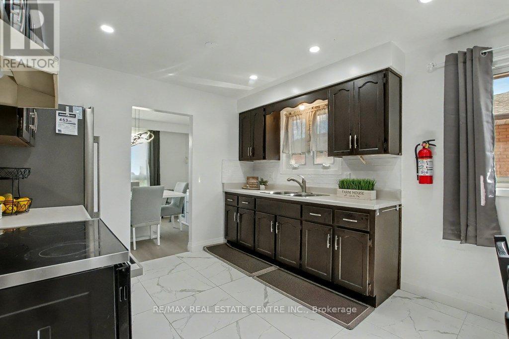 40 Tara Court, Hamilton (Gershome), Ontario  L8K 6E6 - Photo 14 - X12447698