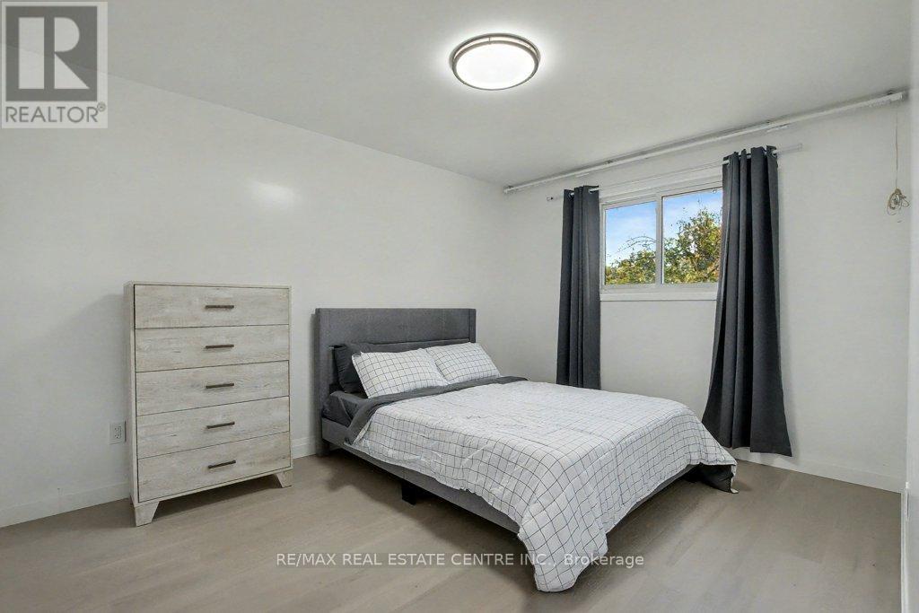 40 Tara Court, Hamilton (Gershome), Ontario  L8K 6E6 - Photo 21 - X12447698