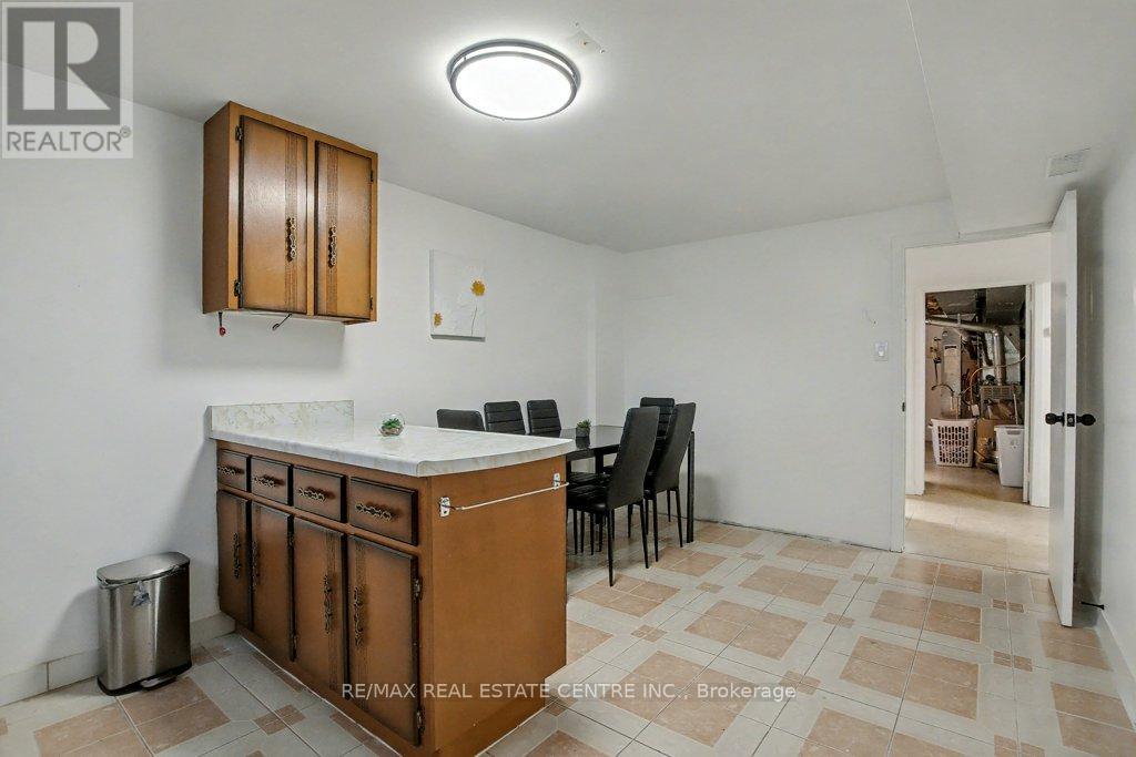 40 Tara Court, Hamilton (Gershome), Ontario  L8K 6E6 - Photo 28 - X12447698