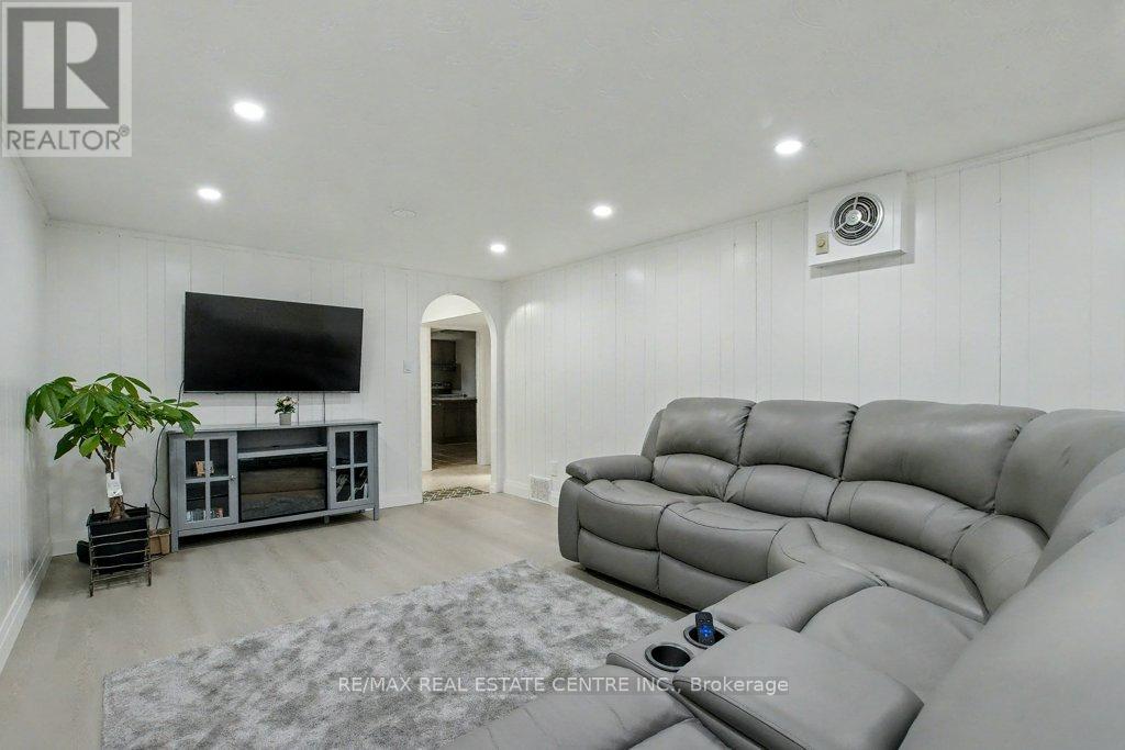 40 Tara Court, Hamilton (Gershome), Ontario  L8K 6E6 - Photo 31 - X12447698