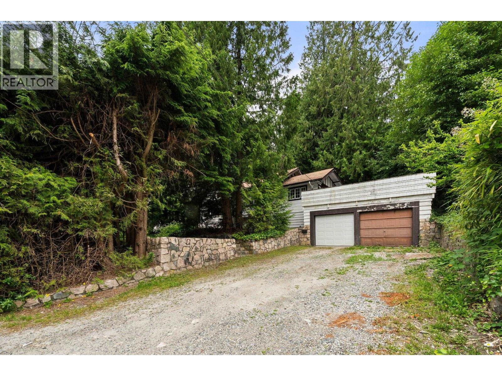 338 E Osborne Road, North Vancouver, British Columbia  V7N 1M3 - Photo 10 - R3055725