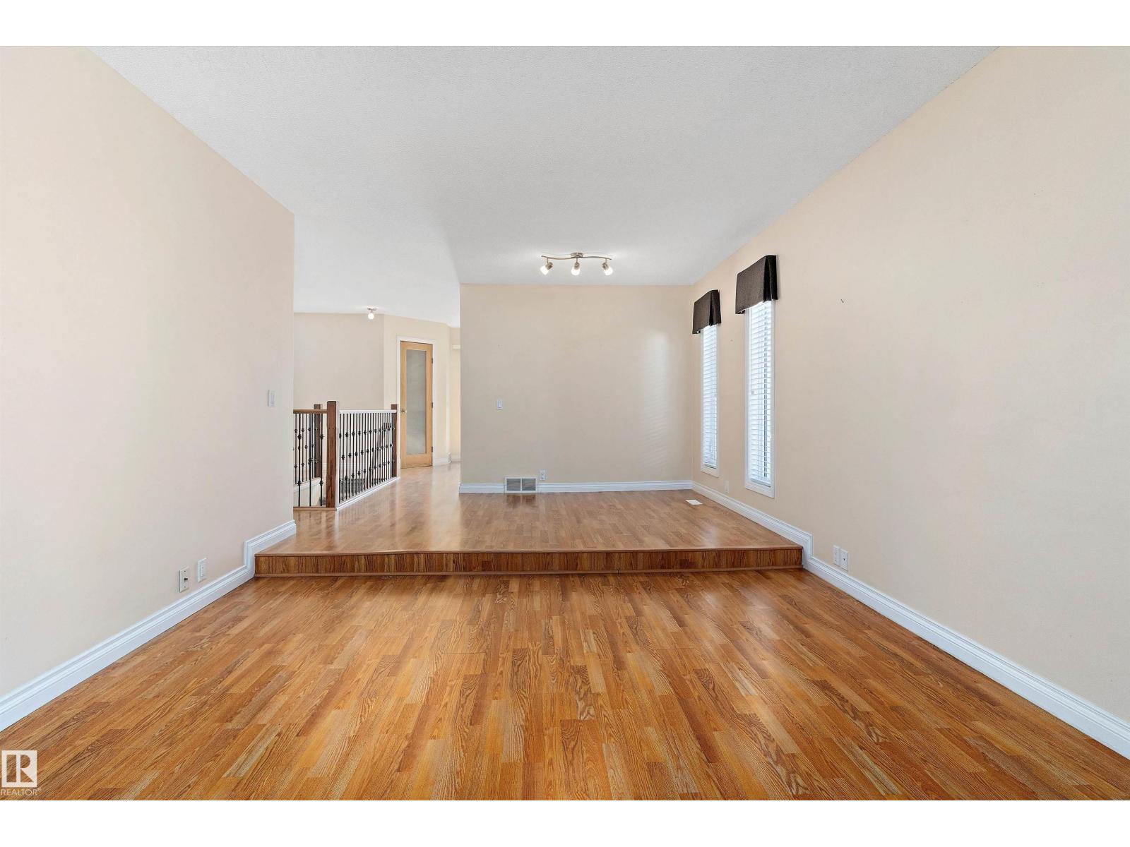 10435 14 Av Nw, Edmonton, Alberta  T6J 5R7 - Photo 11 - E4461036