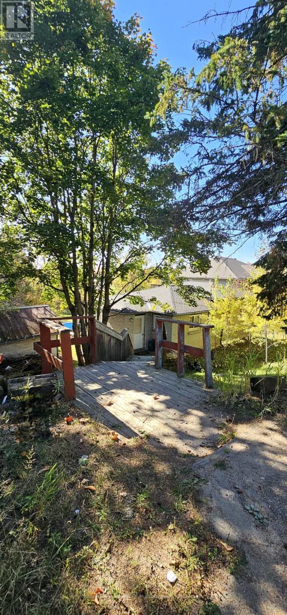 171 Fairyview Drive, Huntsville (Chaffey), Ontario  P1H 1C1 - Photo 5 - X12447753