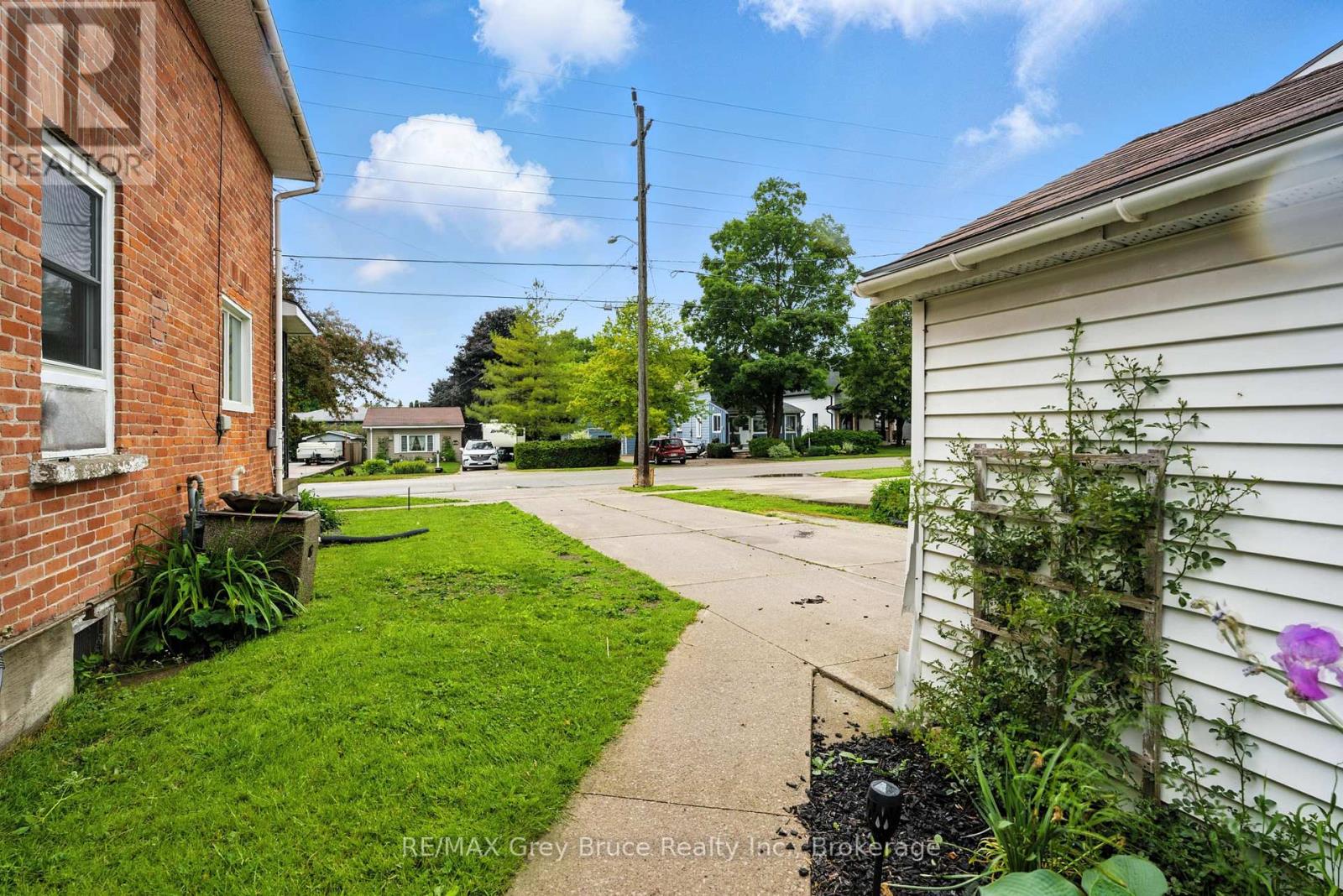1857 6th Avenue E, Owen Sound, Ontario  N4K 2W1 - Photo 35 - X12447760