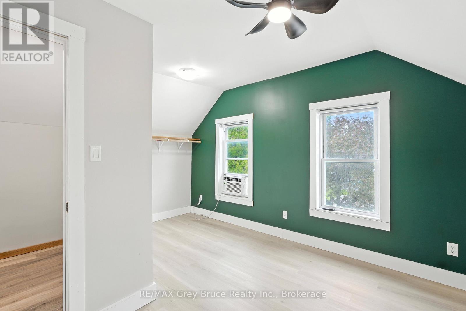 1857 6th Avenue E, Owen Sound, Ontario  N4K 2W1 - Photo 5 - X12447760