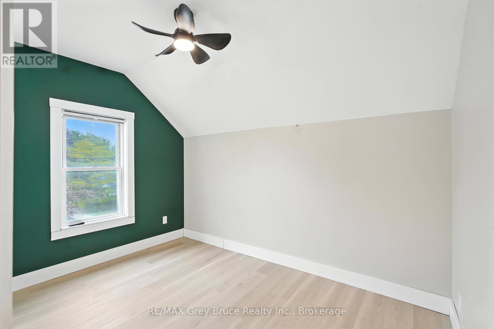 1857 6th Avenue E, Owen Sound, Ontario  N4K 2W1 - Photo 6 - X12447760