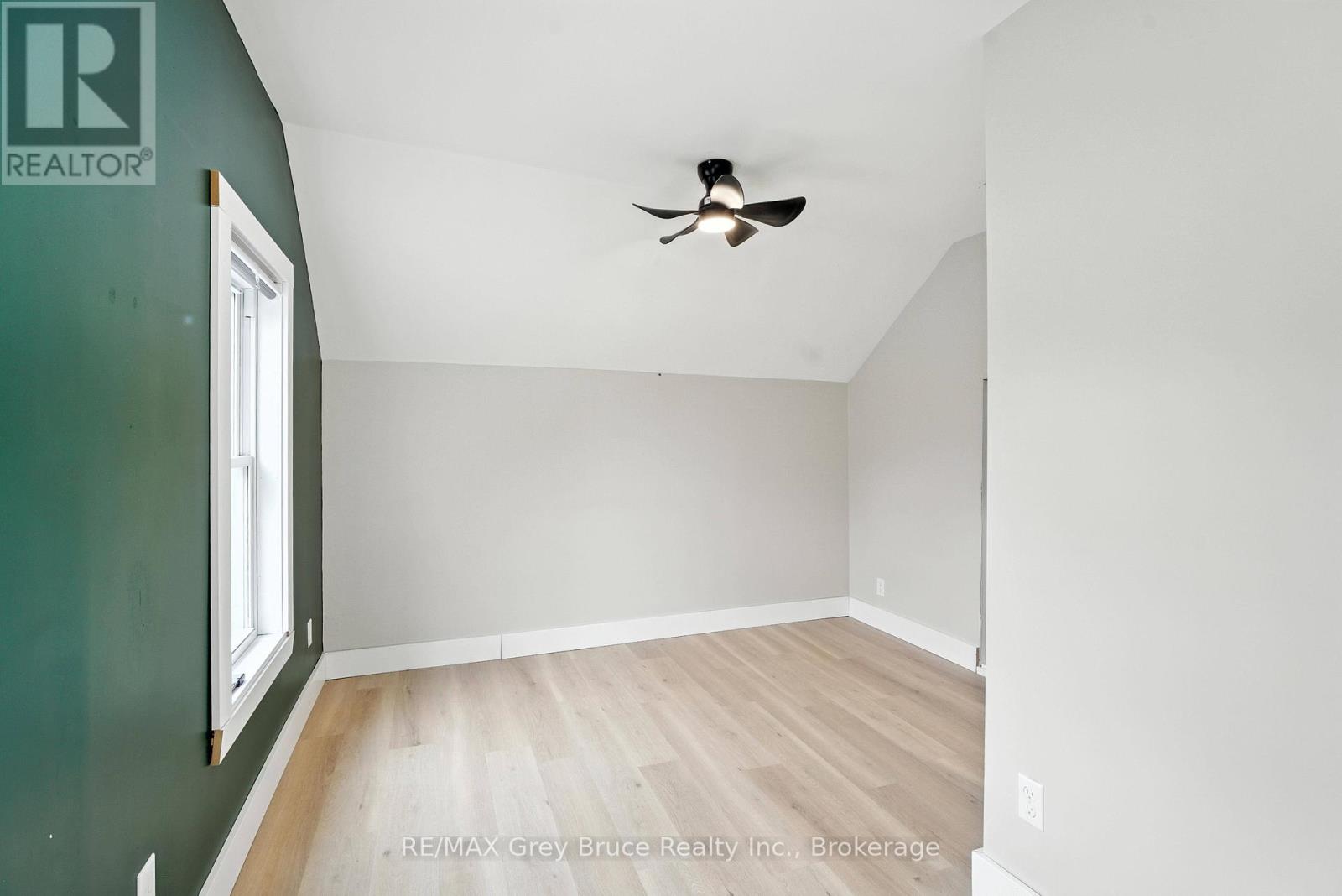 1857 6th Avenue E, Owen Sound, Ontario  N4K 2W1 - Photo 8 - X12447760