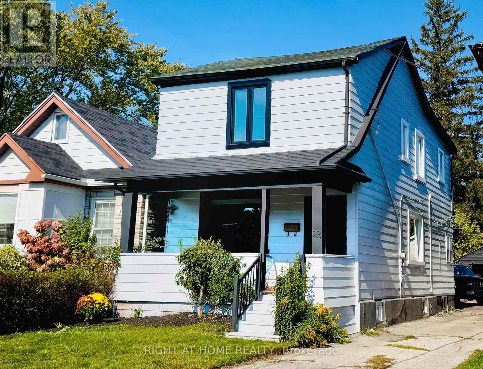 28 PENDEEN AVENUE, Toronto, Ontario