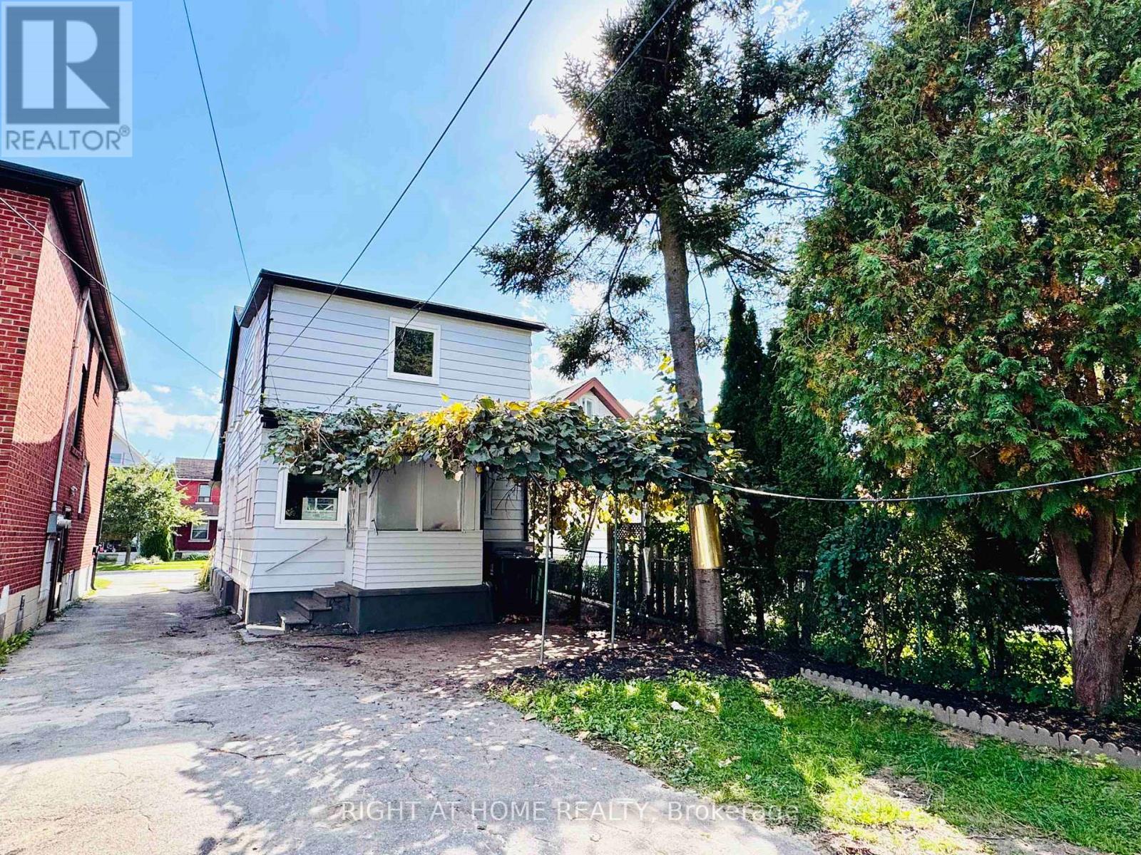 28 Pendeen Avenue, Toronto, Ontario  M6N 2P3 - Photo 26 - W12446824