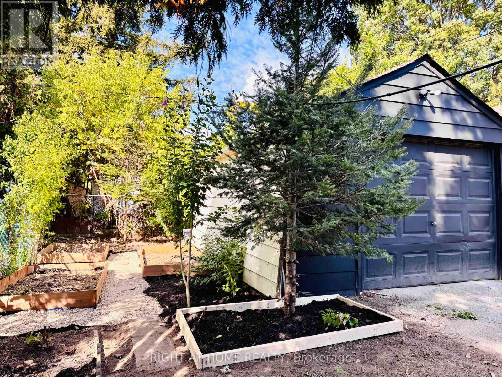 28 Pendeen Avenue, Toronto, Ontario  M6N 2P3 - Photo 27 - W12446824