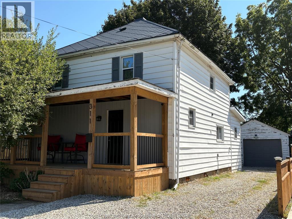 MLS# 25023500: 311 GILLARD STREET, Wallaceburg, Canada