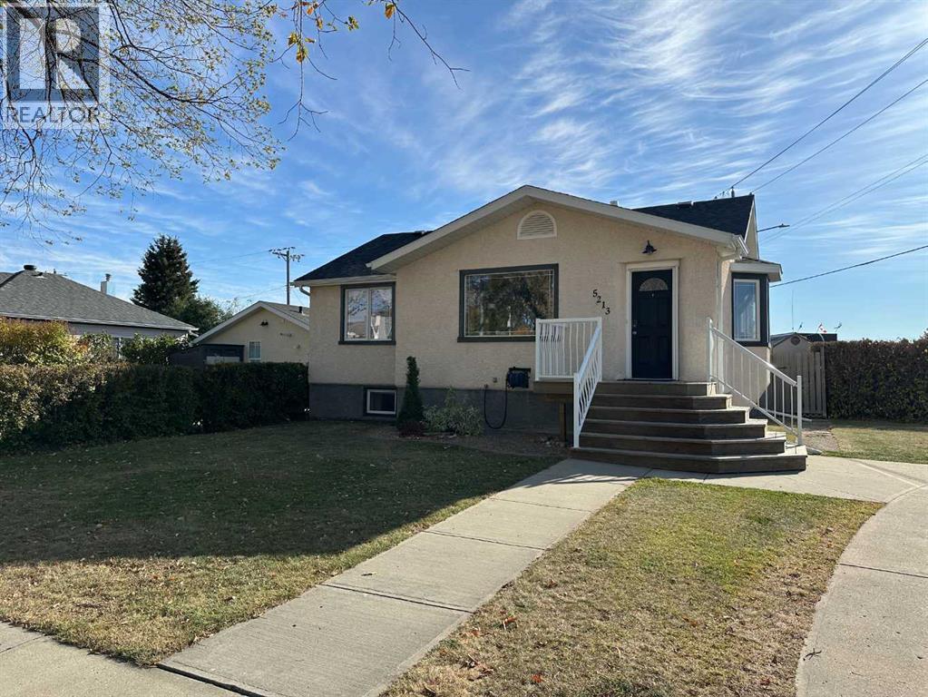 5213 49 Avenue, Ponoka, Alberta  T4J 1J1 - Photo 2 - A2262450