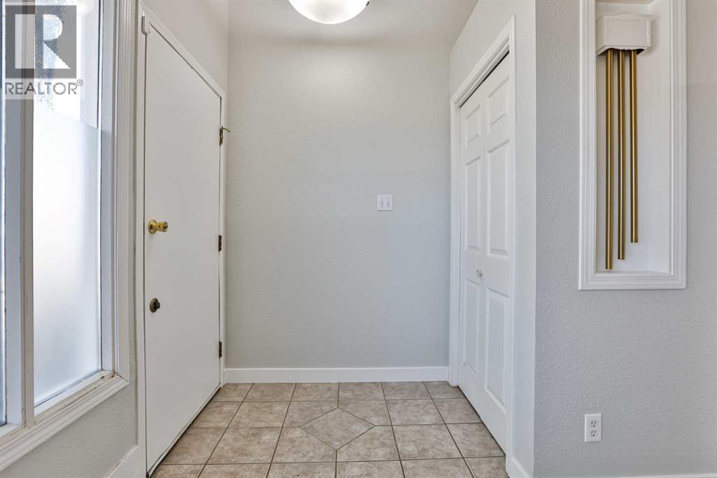 1616 15 Avenue N, Lethbridge, Alberta  T1H 1W5 - Photo 3 - A2260403