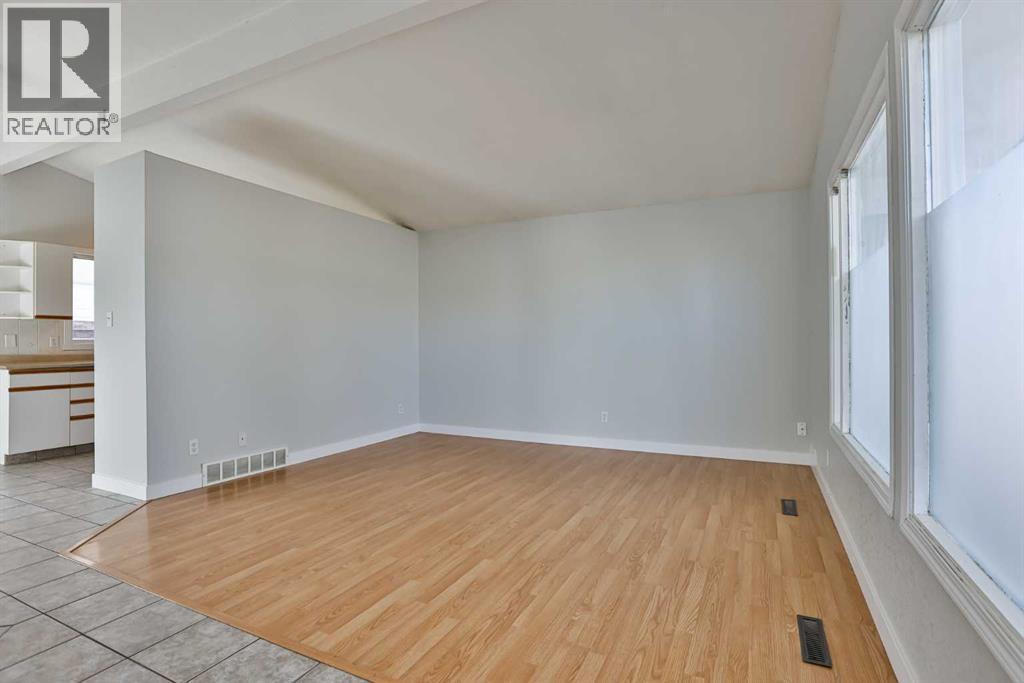 1616 15 Avenue N, Lethbridge, Alberta  T1H 1W5 - Photo 4 - A2260403