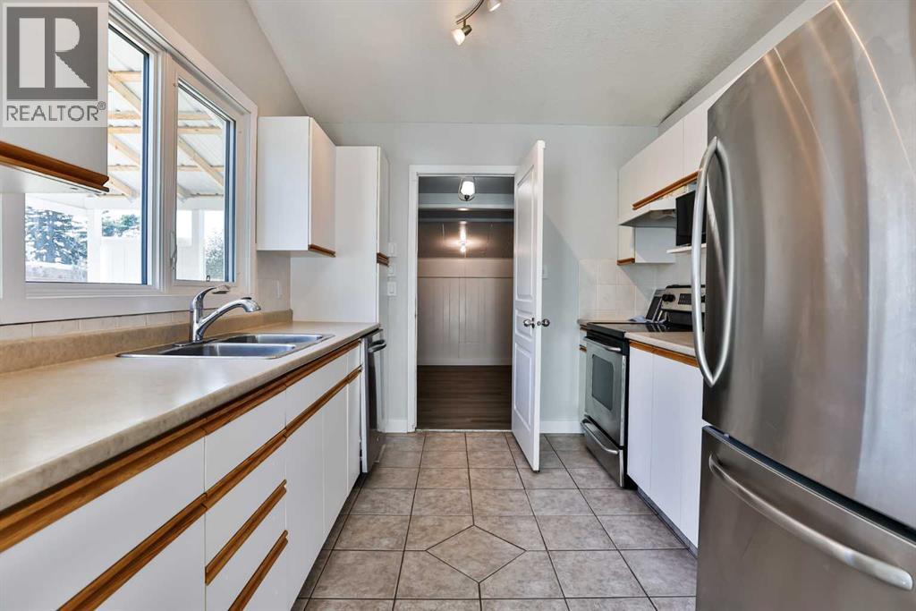 1616 15 Avenue N, Lethbridge, Alberta  T1H 1W5 - Photo 9 - A2260403