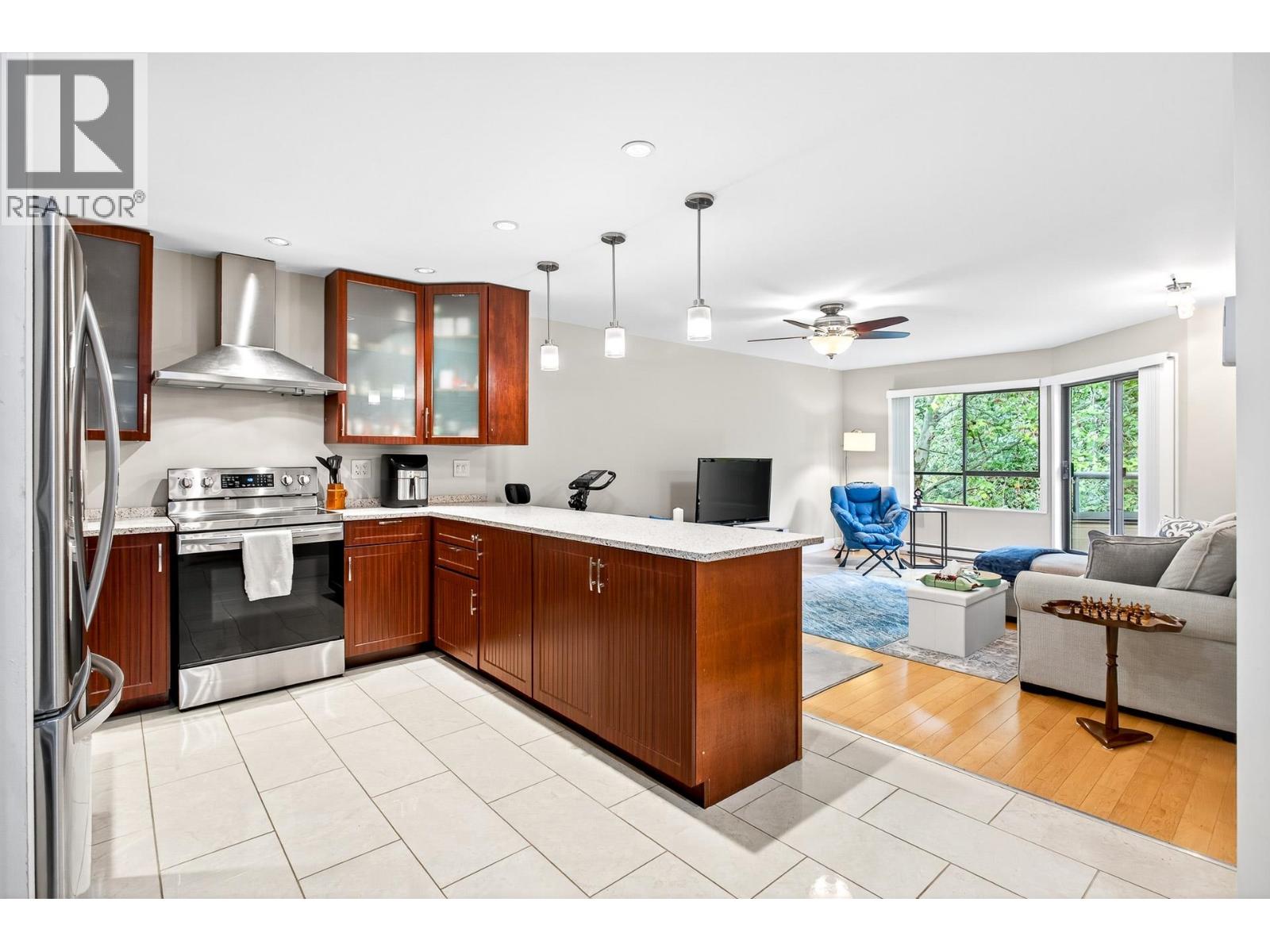 308 1690 Augusta Avenue, Burnaby, British Columbia  V5A 2V6 - Photo 5 - R3055466