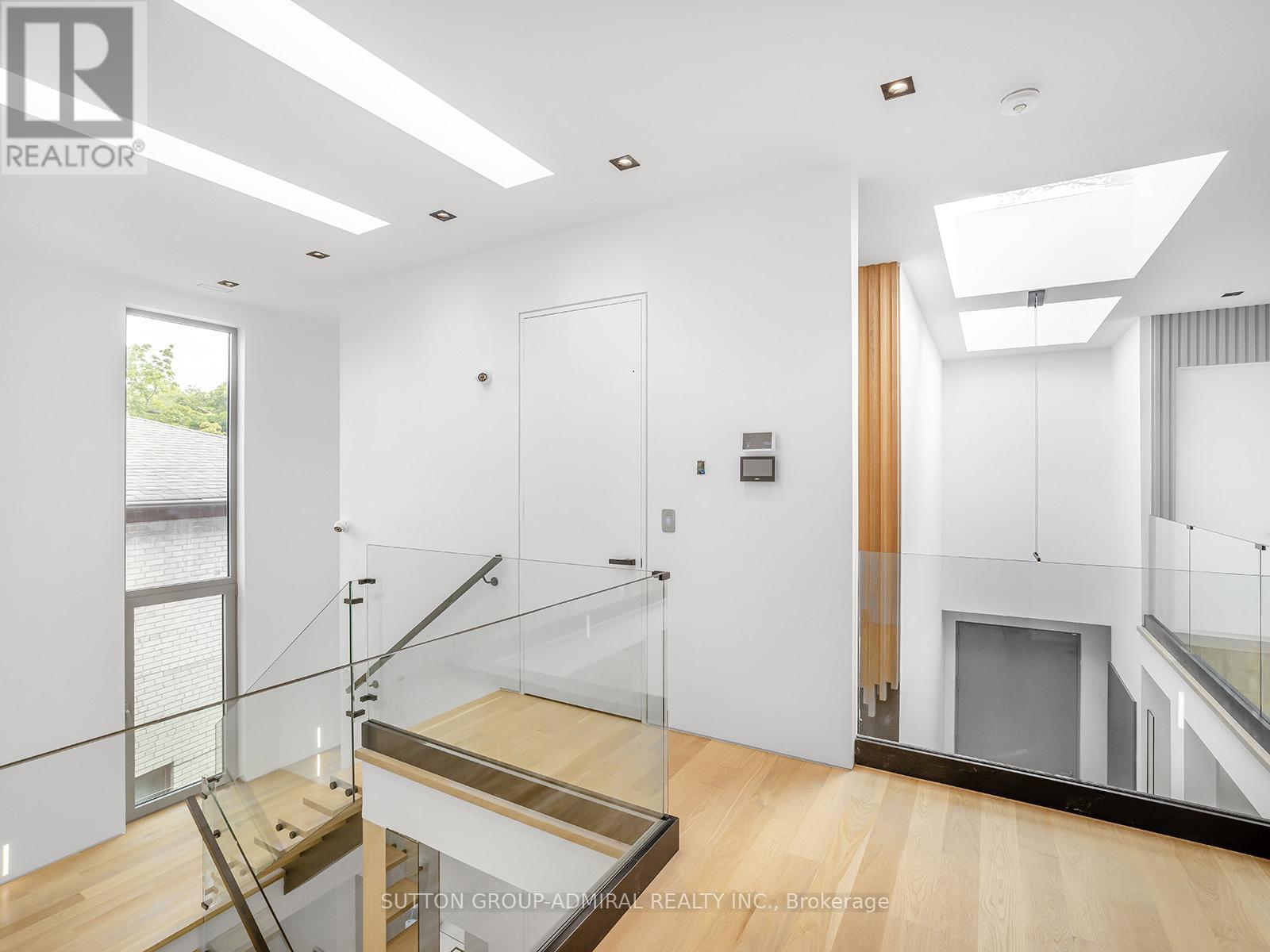 157 Old Forest Hill Road, Toronto, Ontario  M5N 2N7 - Photo 19 - C12447635