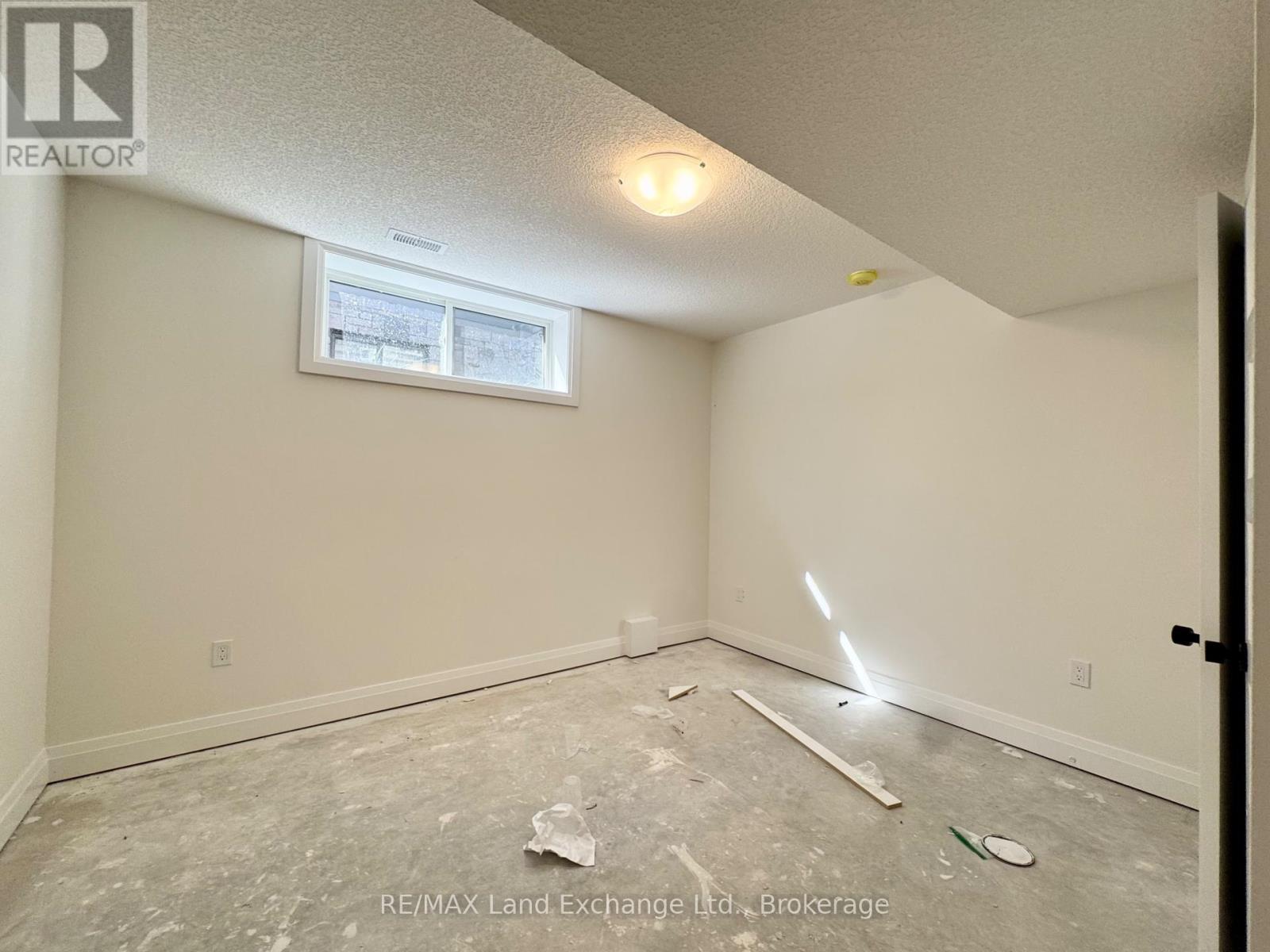 379 Ridge Street, Saugeen Shores, Ontario  N0H 2C3 - Photo 14 - X12447807