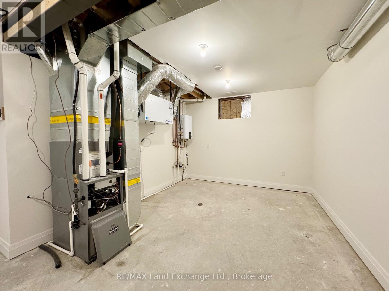 379 Ridge Street, Saugeen Shores, Ontario  N0H 2C3 - Photo 16 - X12447807