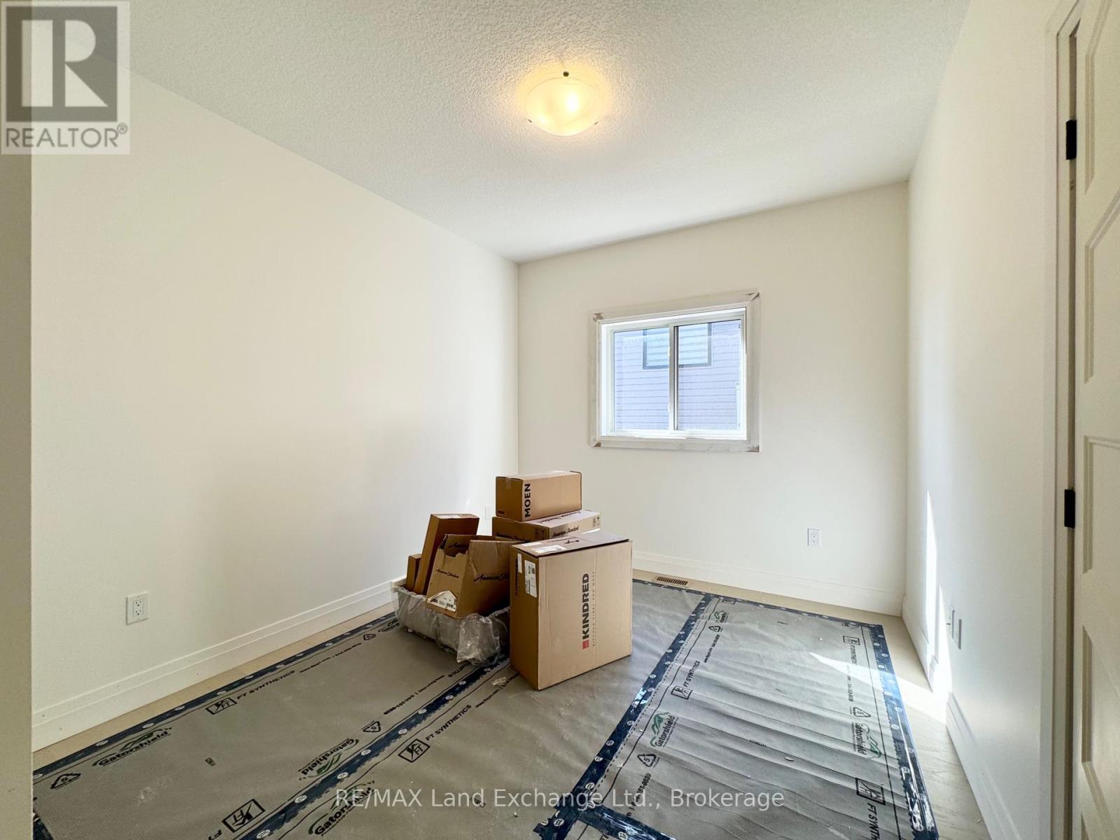 379 Ridge Street, Saugeen Shores, Ontario  N0H 2C3 - Photo 6 - X12447807