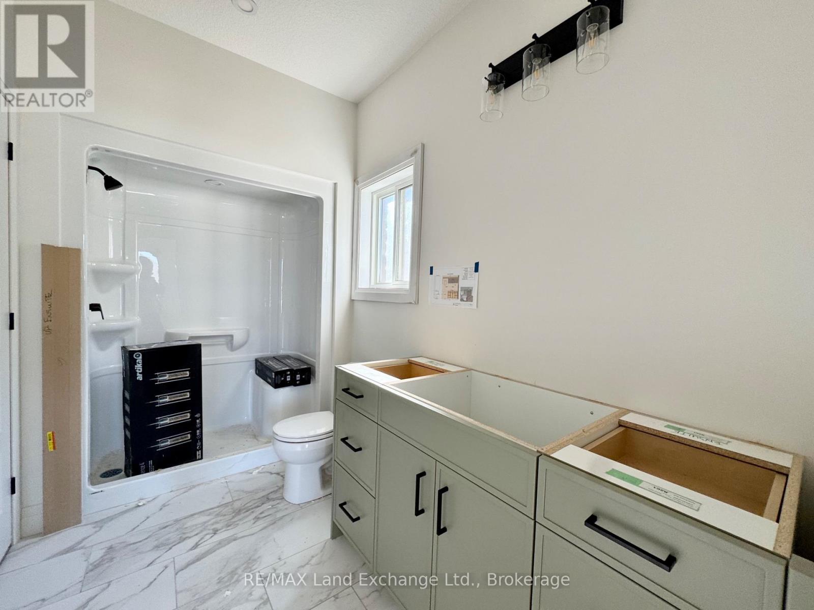 379 Ridge Street, Saugeen Shores, Ontario  N0H 2C3 - Photo 8 - X12447807