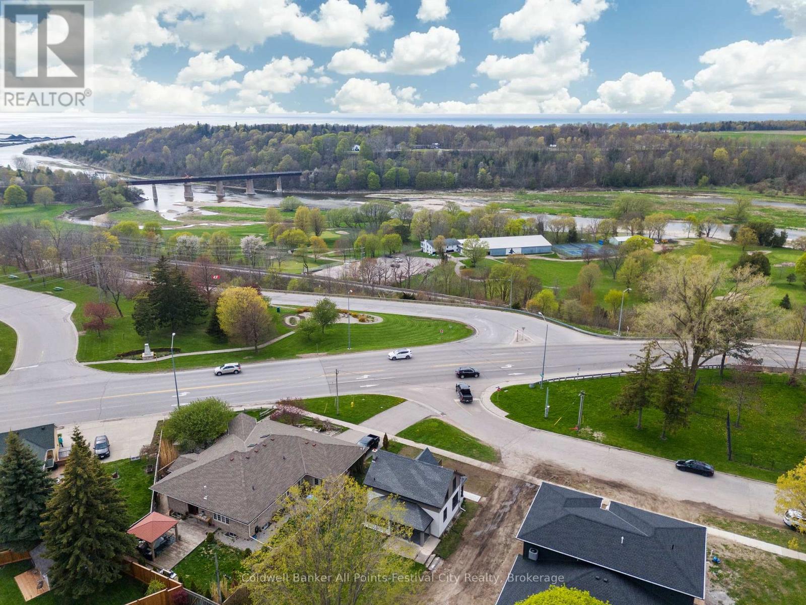 82 Gloucester Terrace, Goderich, Ontario  N7A 1W8 - Photo 36 - X12447857