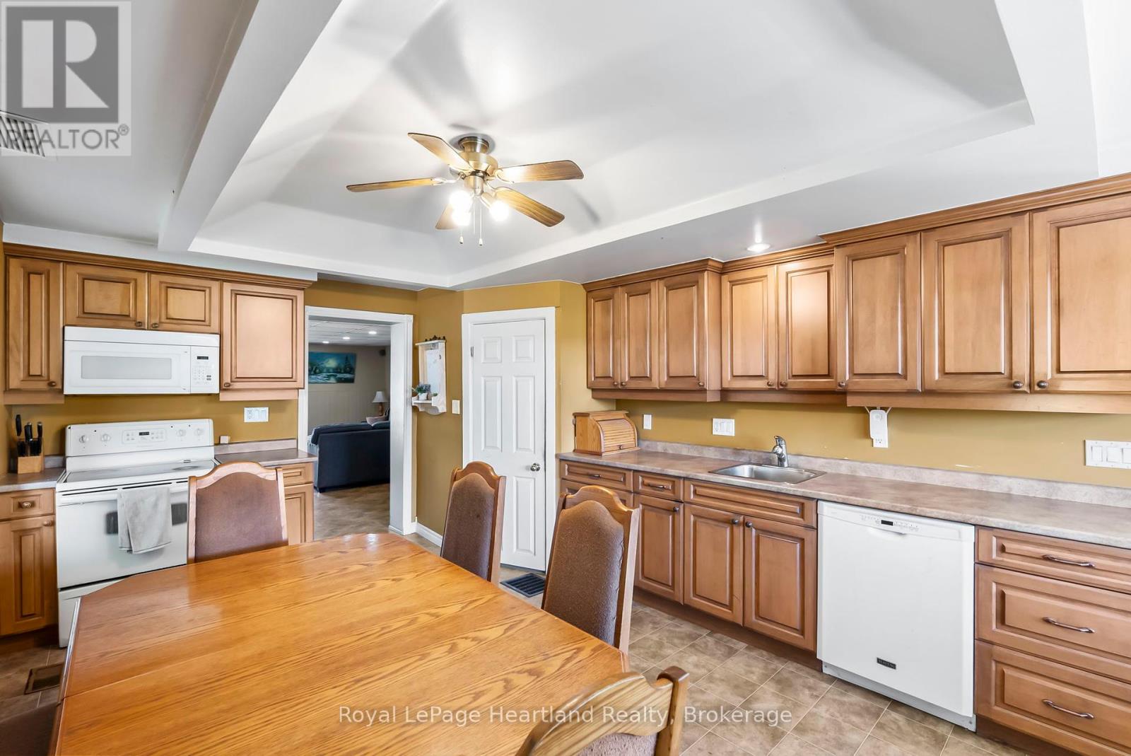 78 Bruce Rd 86, Huron-Kinloss, Ontario  N0G 2W0 - Photo 19 - X12447892