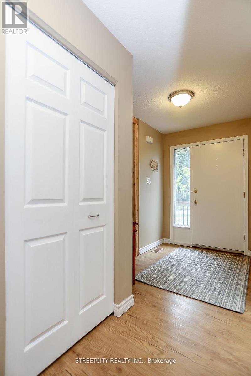 9 Cottonwood Crescent W, London North, Ontario  N6G 2Y7 - Photo 10 - X12447895
