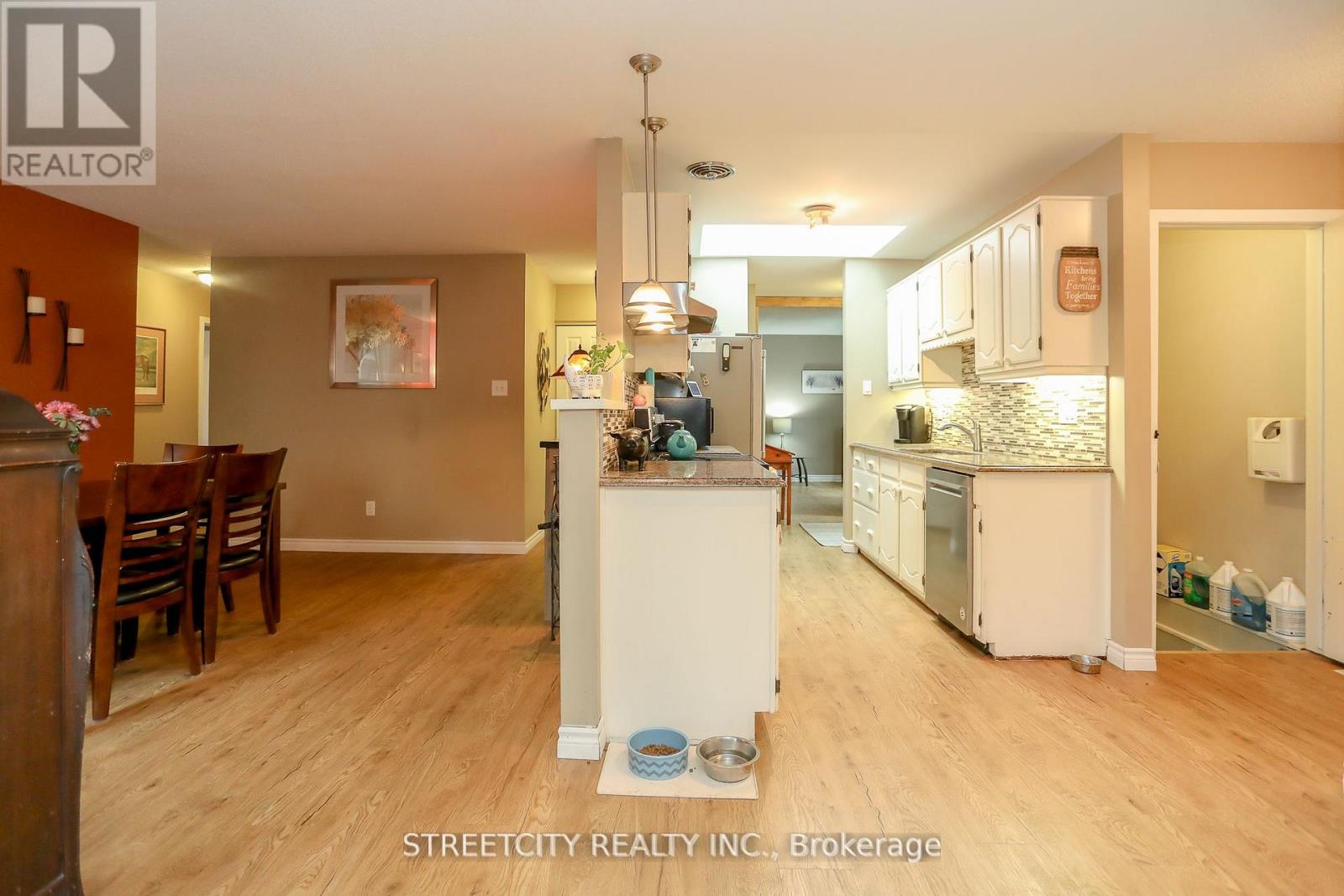 9 Cottonwood Crescent W, London North, Ontario  N6G 2Y7 - Photo 14 - X12447895