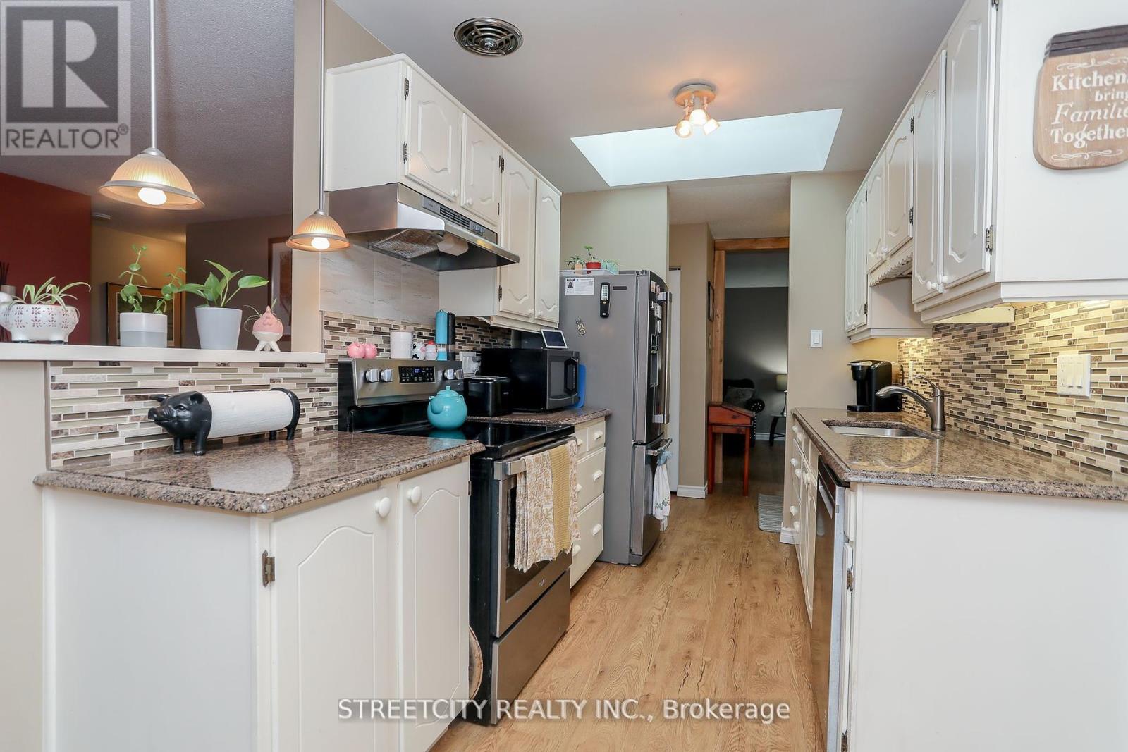9 Cottonwood Crescent W, London North, Ontario  N6G 2Y7 - Photo 17 - X12447895