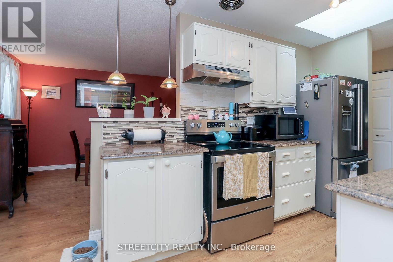 9 Cottonwood Crescent W, London North, Ontario  N6G 2Y7 - Photo 19 - X12447895