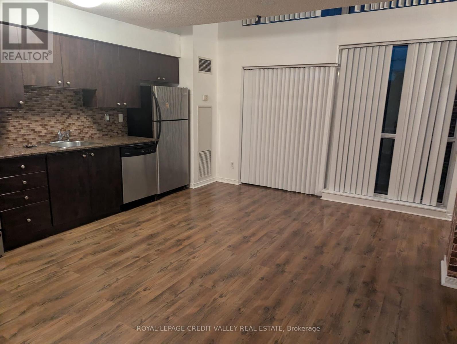221 - 215 Queen Street, Brampton, Ontario  L6W 0A9 - Photo 6 - W12447365