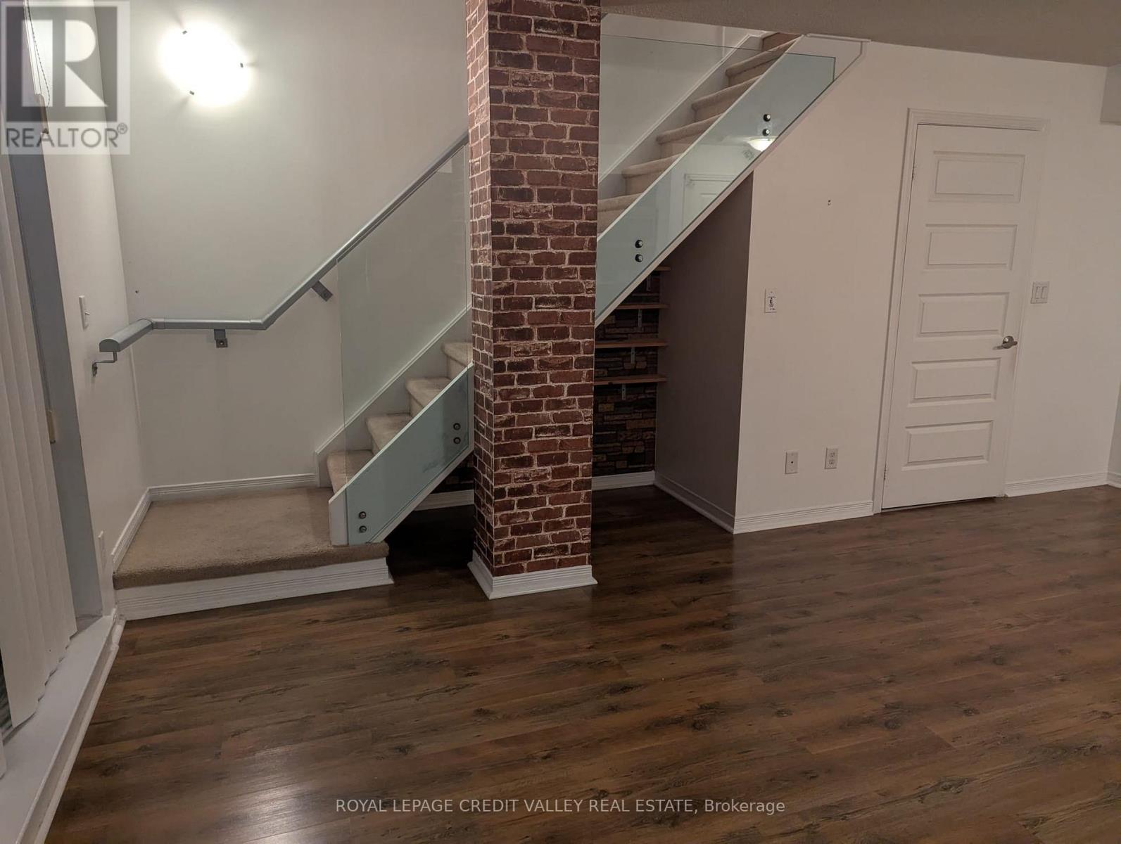 221 - 215 Queen Street, Brampton, Ontario  L6W 0A9 - Photo 8 - W12447365