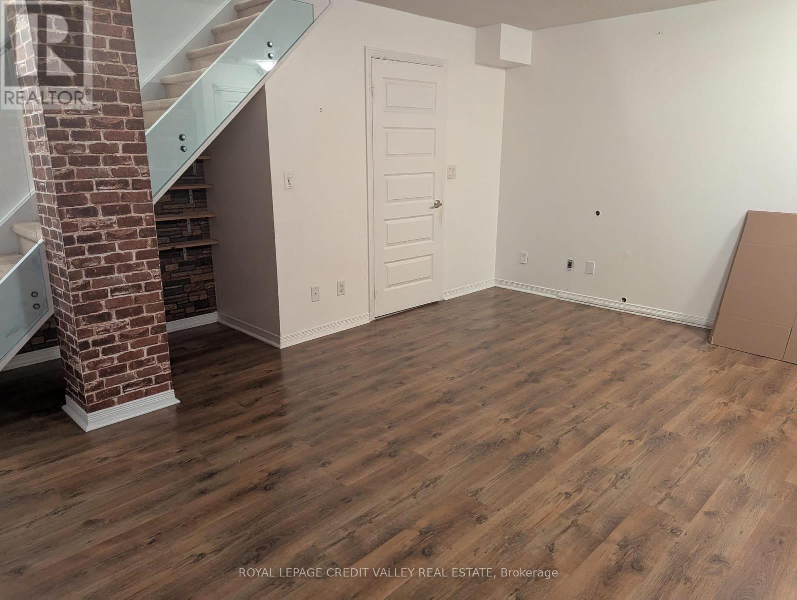 221 - 215 Queen Street, Brampton, Ontario  L6W 0A9 - Photo 15 - W12447365