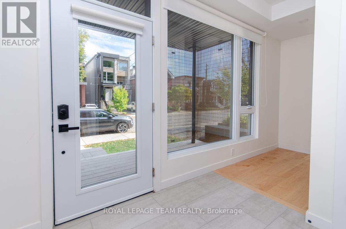 88 Hamilton Avenue N, Ottawa, Ontario  K1Y 1B9 - Photo 4 - X12447798