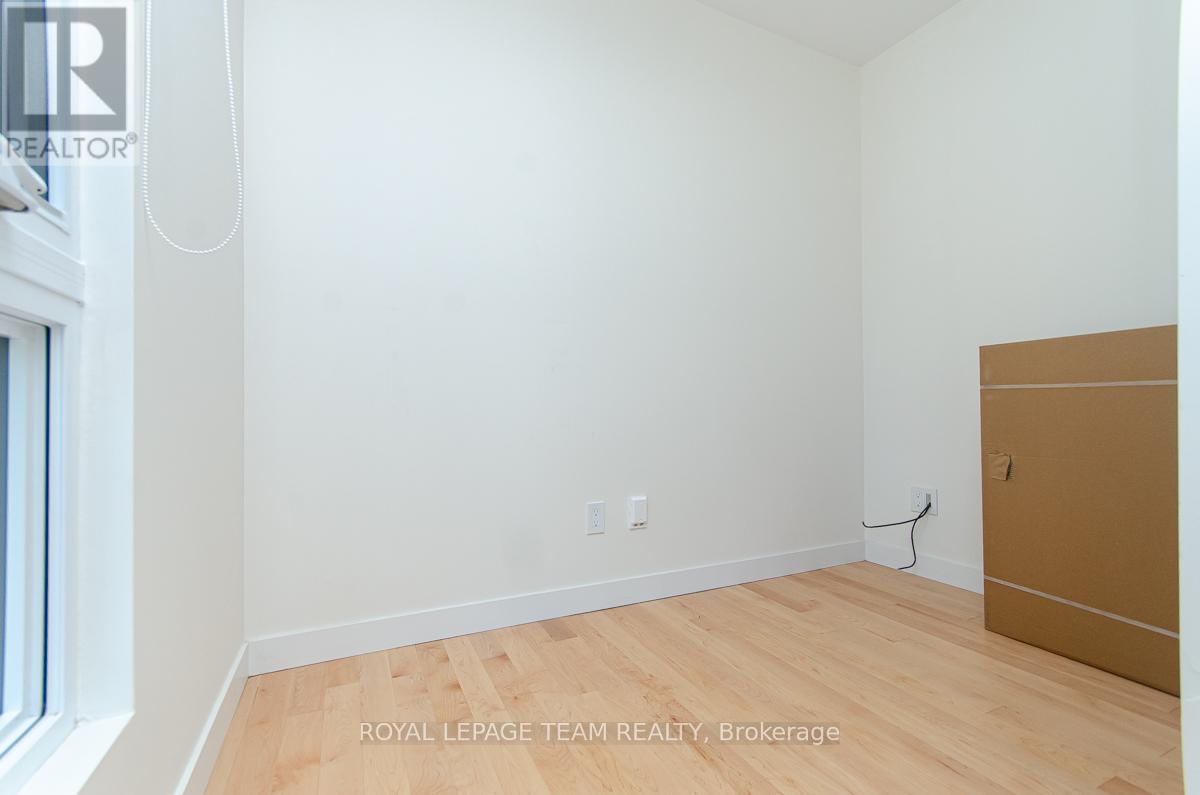 88 Hamilton Avenue N, Ottawa, Ontario  K1Y 1B9 - Photo 6 - X12447798